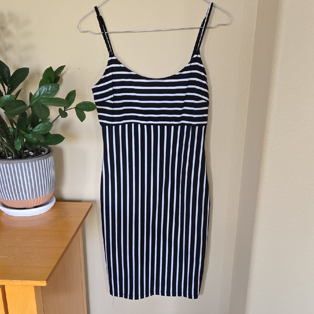 Haute Monde Black and White Sheath Mini Dress Sleeveless